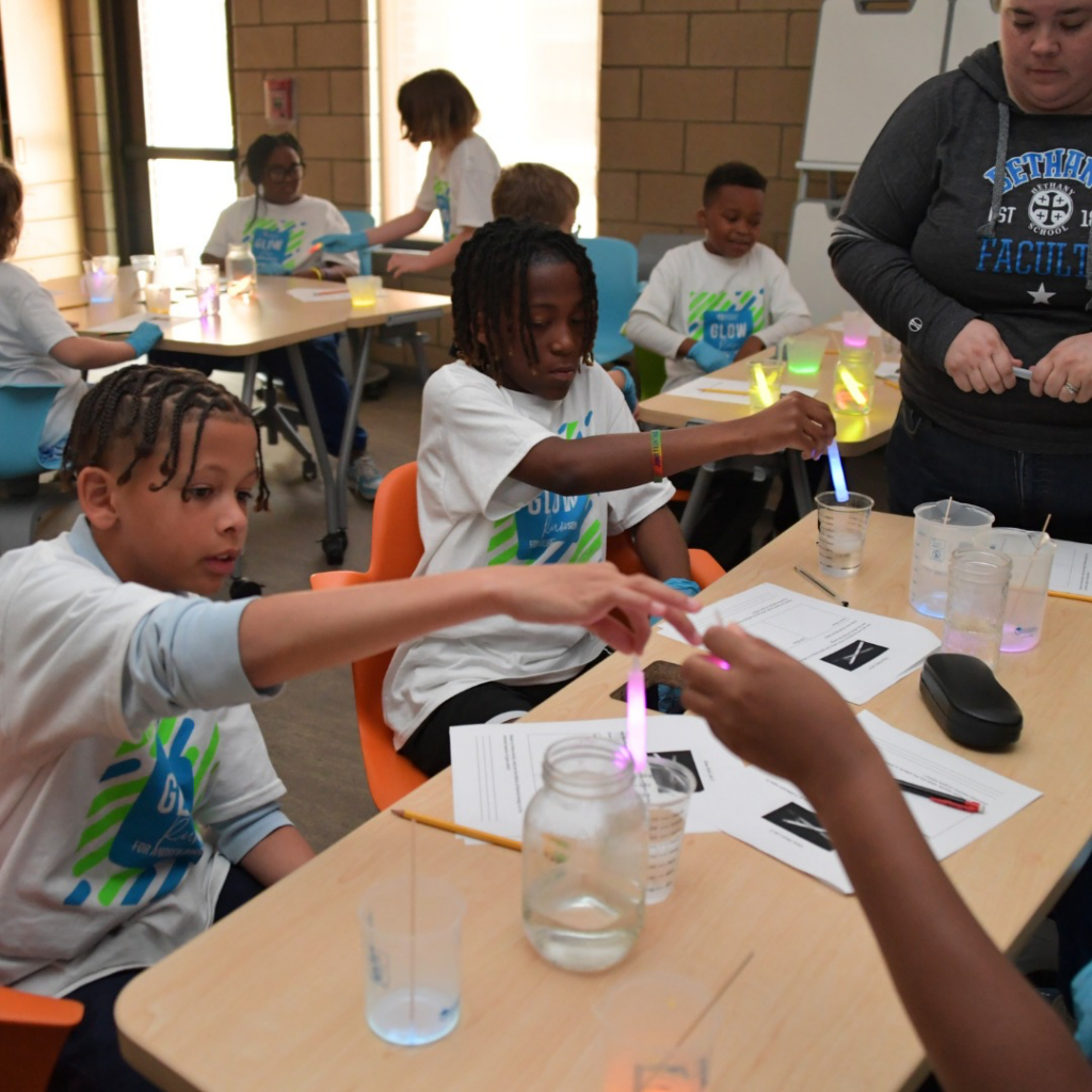 Students learn to collaborate and think critically at Bethany School.